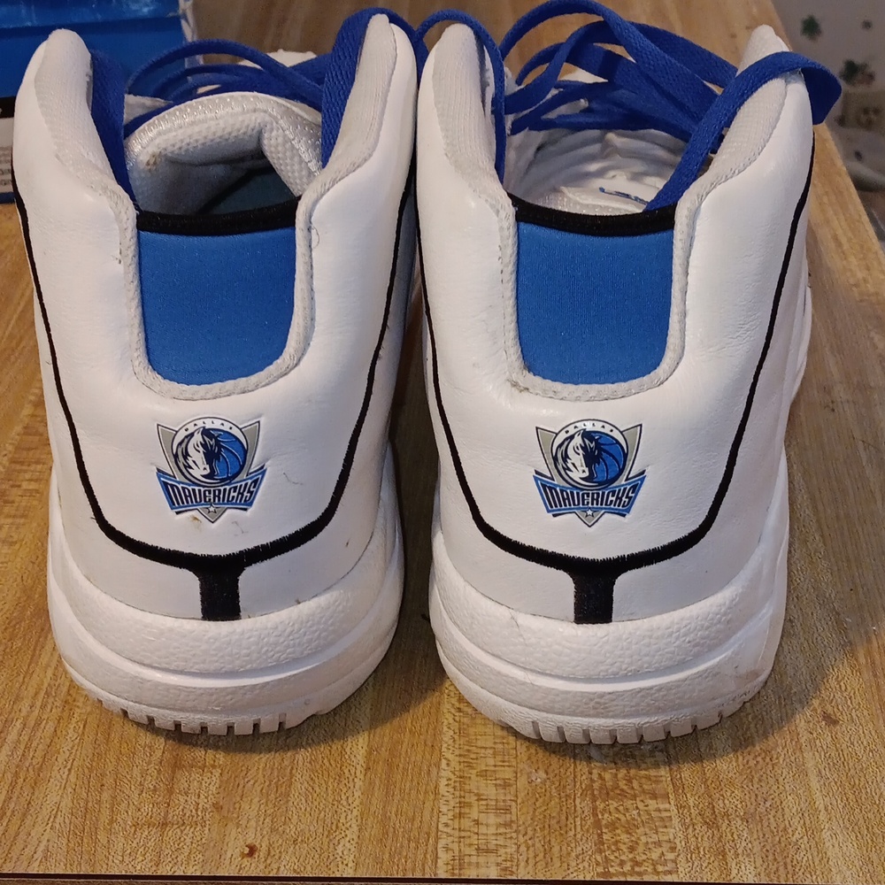 Dallas mavericks adidas shoes